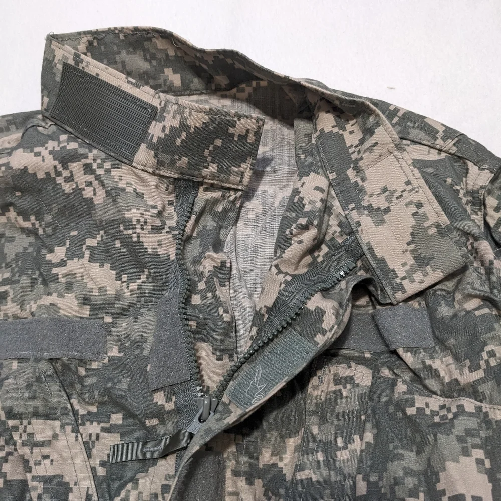 US Army Digital Camo Coat - Picture 6 of 8